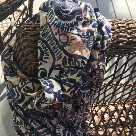 Ann Taylor LOFT Infinity Scarf - Picture 3 of 4